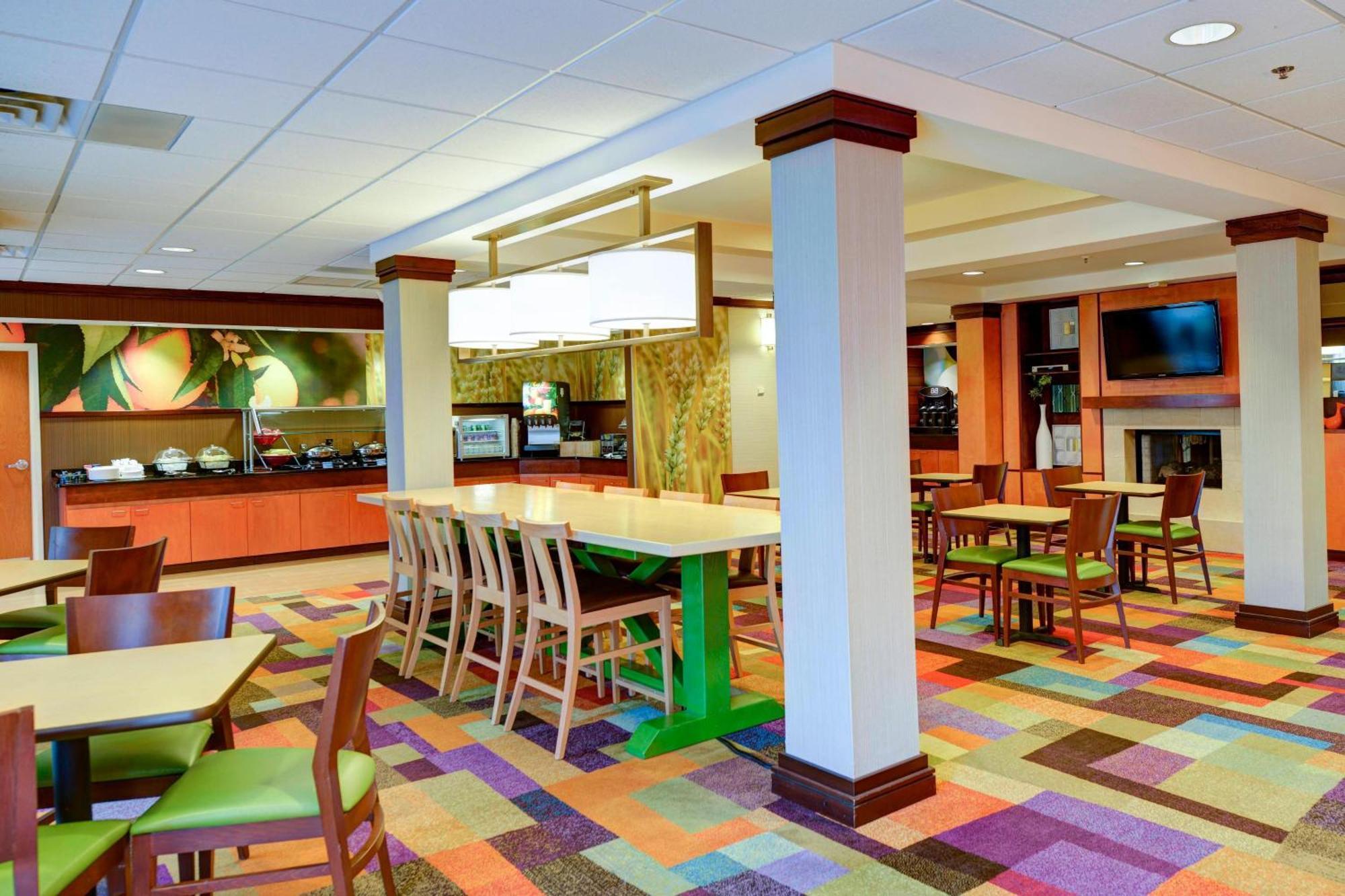 Fairfield Inn & Suites Уорнър Робинс Екстериор снимка
